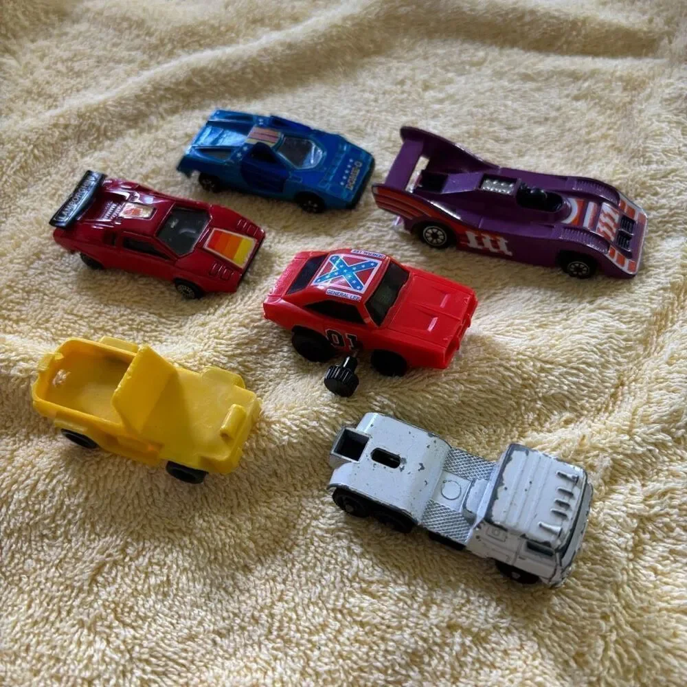 Vintage Matchbox Car Carry Case With Catalogs And Lot Of Die Cast Cars *Read*